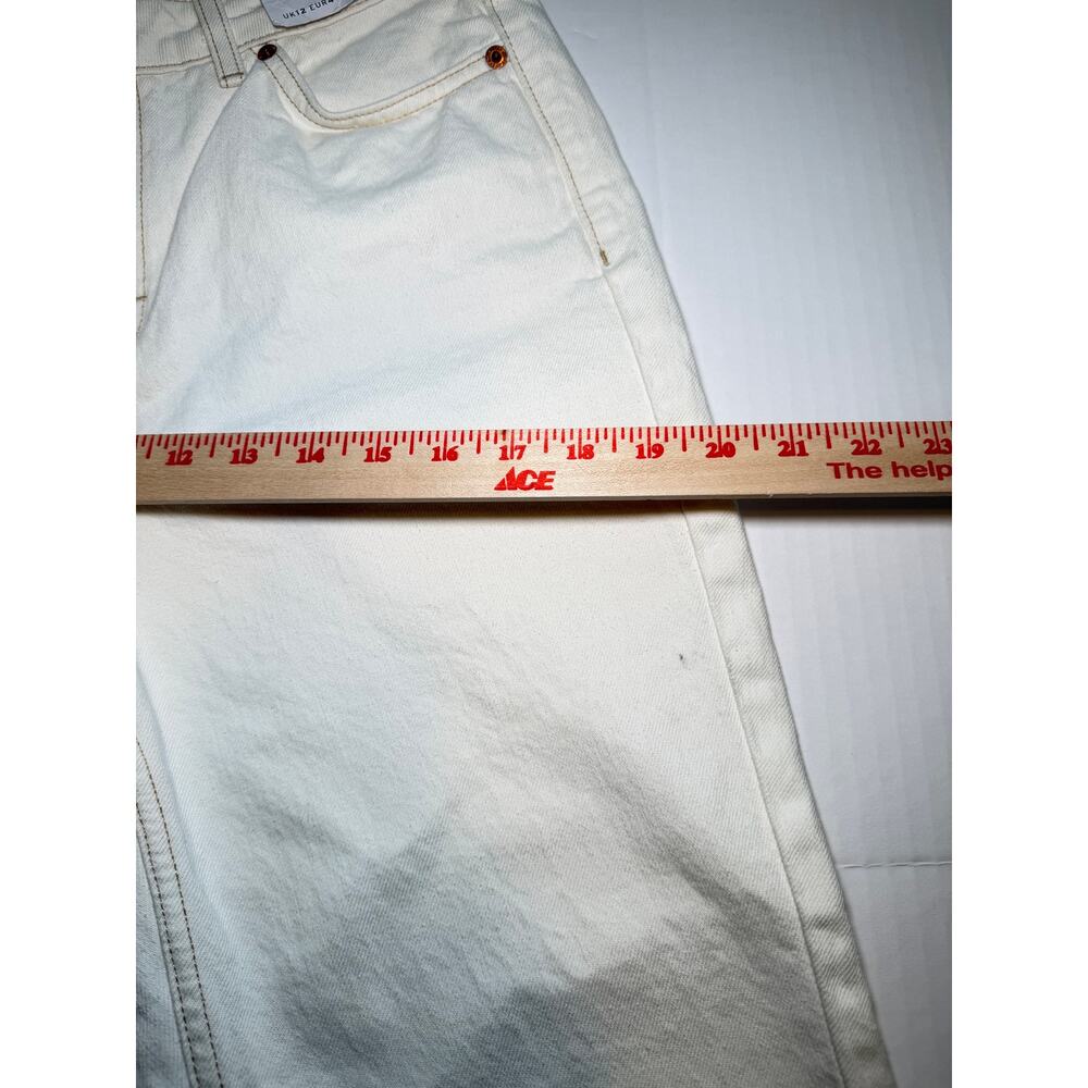 Topshop Mom jeans in white denim with a high-rise fit. - Picture 6 of 8